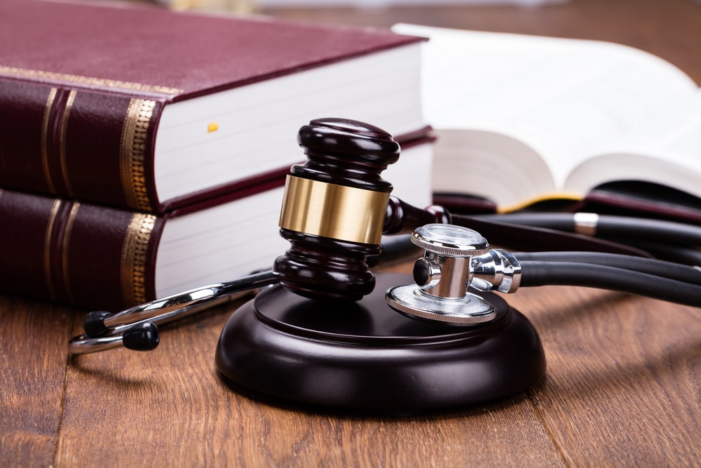 Read more about the article What To Expect During A Medical Malpractice Trial